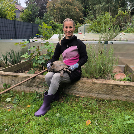 Kathrin Libor aus dem Duisburger Team PULS tauschte Ihren Bürotag gegen Arbeit in der Schildkrötenauffangstation.
