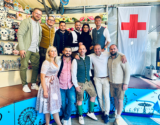 Oktoberfest mal anders: Das Team unserer Freisinger Filiale unterstützte tatkräftig den Stand des Glückhafens.