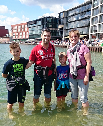 mit meiner Familie übers Wasser laufen.