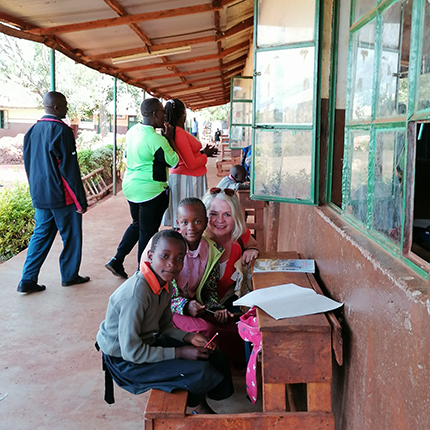 Kinder in der Schule in Kenia.