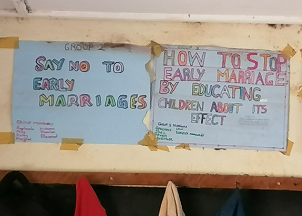 Plakate in der Schule
