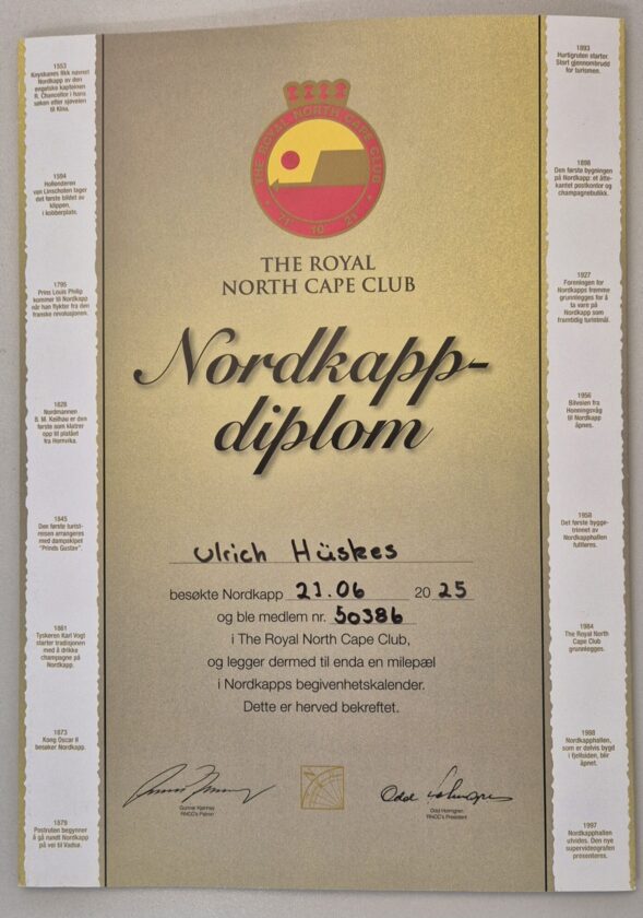Ein Nordkapp-Diplom, das von der Royal North Cape Club verliehen wurde. Es zeigt den Namen 